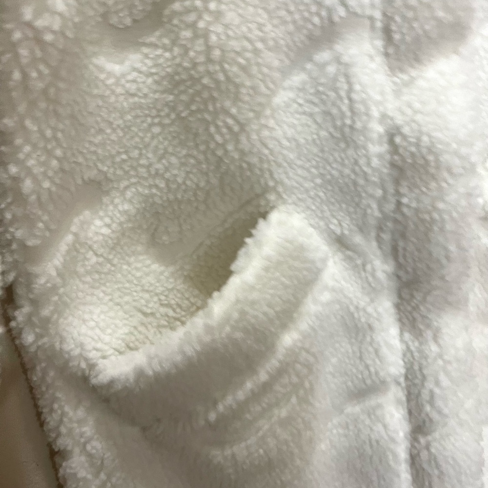 Nike Women’s Loose Fit Sherpa White Coat - Picture 12 of 16